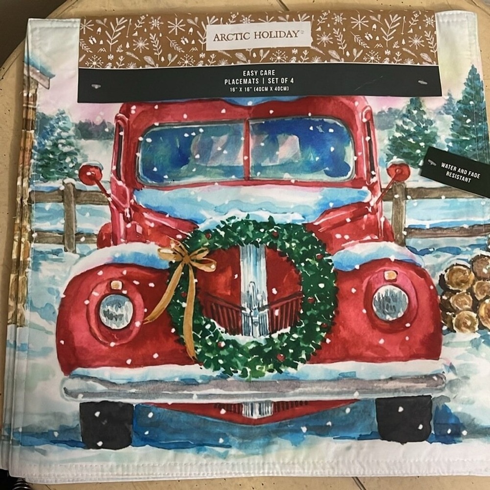 Arctic‎ Holiday Christmas Red Truck Placemats Set of 4 Easy Care 16x16 NWT